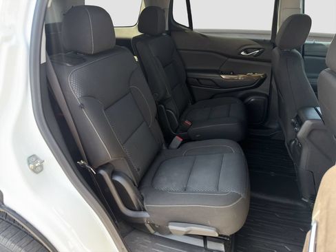 Used 2022 GMC Acadia SLE w/ Driver Convenience Package FWD image 19