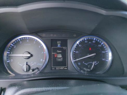 Used 2014 Toyota Highlander XLE FWD image 11