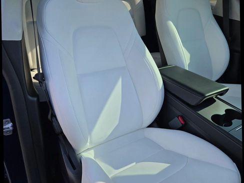Used 2024 Tesla Model Y Performance AWD/4WD image 18