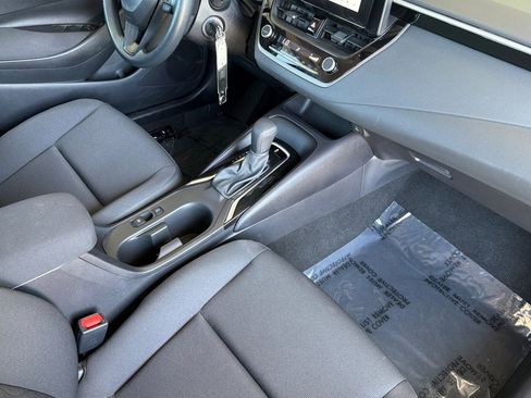 Used 2025 Toyota Corolla LE FWD image 18