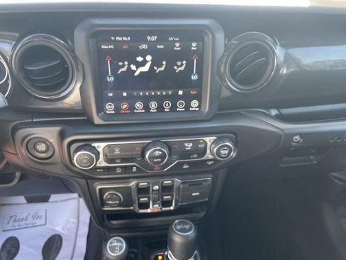 Used 2022 Jeep Wrangler Unlimited Sport AWD/4WD image 17