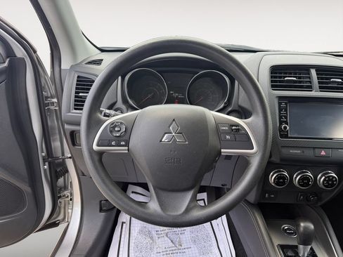 Used 2025 Mitsubishi Outlander Sport AWD image 11