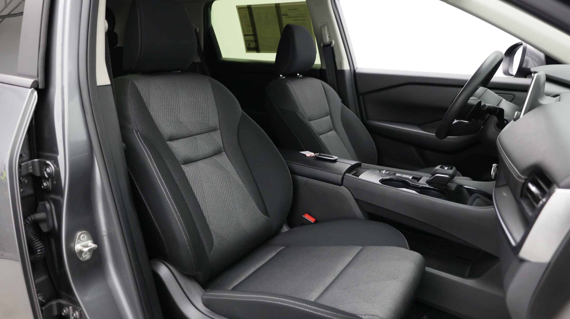 Used 2024 Nissan Rogue SV FWD image 39