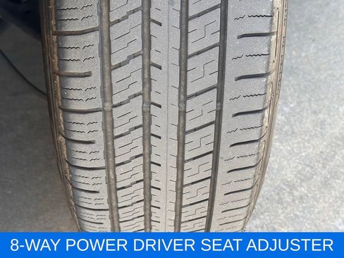 Used 2019 Cadillac XT5 FWD image 3