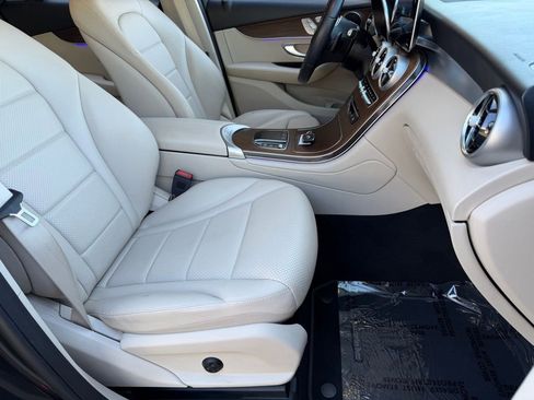 Used 2022 Mercedes-Benz GLC 300 4MATIC image 23