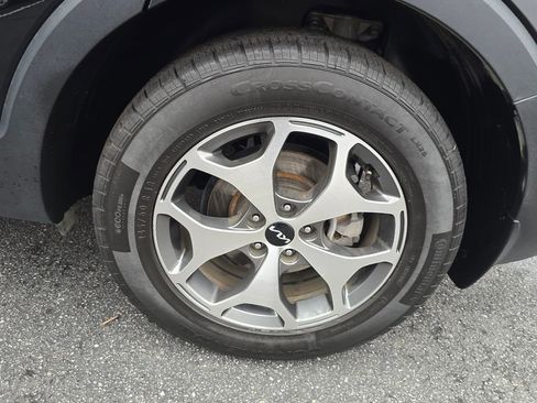 Certified 2022 Kia Telluride EX w/ Towing Package image 14