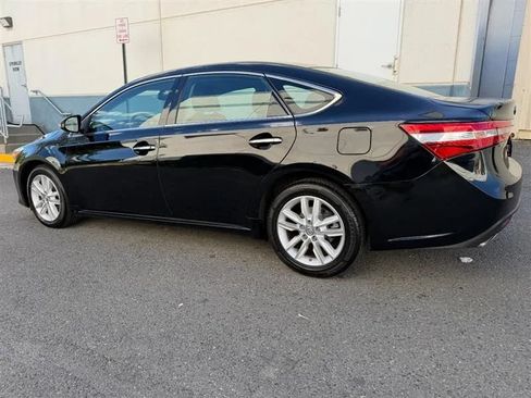 Used 2013 Toyota Avalon XLE Premium FWD image 11