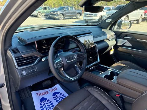 New 2026 GMC Acadia Denali Ultimate w/ LPO, Floor Liner Package image 10