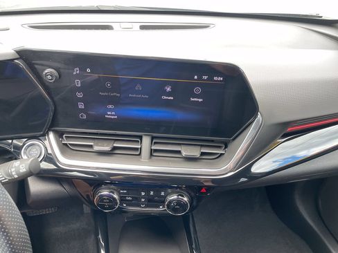 Used 2025 Chevrolet Trax RS w/ Driver Confidence Package FWD image 18