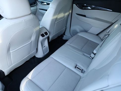 Used 2022 Buick Envision Essence w/ Technology Package I image 30