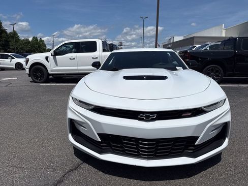Used 2023 Chevrolet Camaro SS RWD image 2