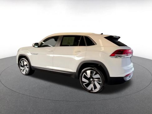 Used 2025 Volkswagen Atlas Cross Sport SE image 10
