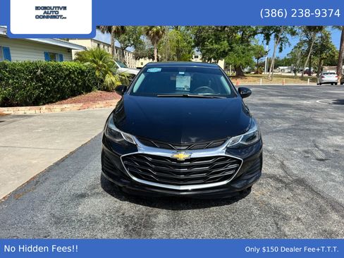 Used 2019 Chevrolet Cruze LT image 2