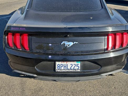 Used 2020 Ford Mustang Coupe RWD image 8