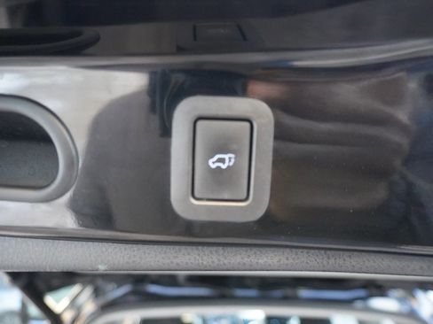 Used 2015 Toyota Highlander XLE image 27