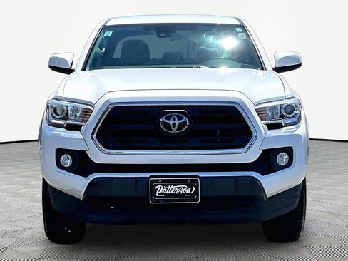 Used 2018 Toyota Tacoma SR5 RWD image 3