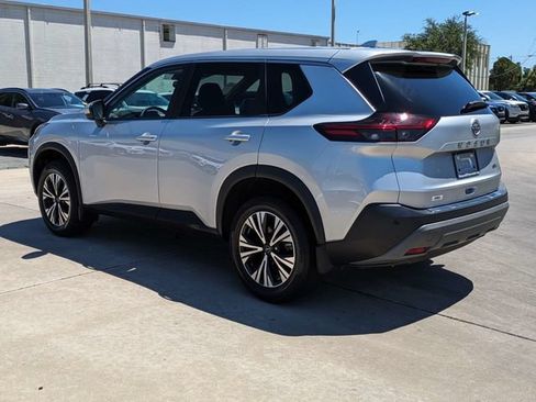Used 2023 Nissan Rogue SV FWD image 8
