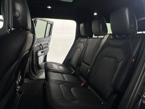 Used 2023 Land Rover Defender 130 X-Dynamic SE AWD/4WD image 27
