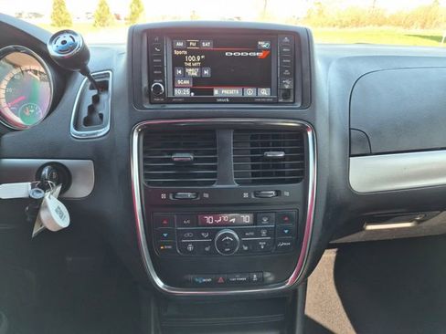 Used 2017 Dodge Grand Caravan GT FWD image 22