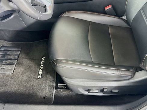 Used 2025 Nissan Sentra SR w/ SR Premium Package FWD image 23
