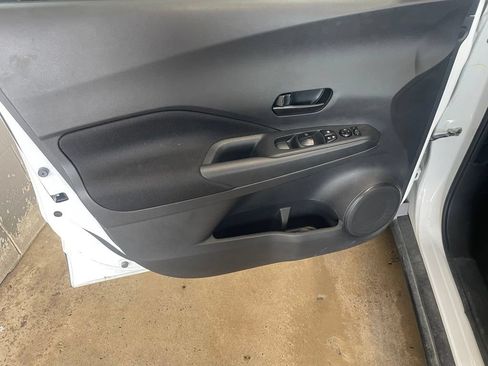 Certified 2025 Nissan Kicks Play S FWD image 9