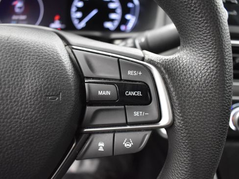 Used 2018 Honda Accord LX image 6
