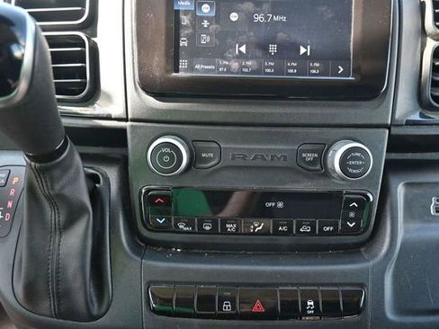 Used 2025 RAM ProMaster 2500 w/ Convenience Group FWD image 10