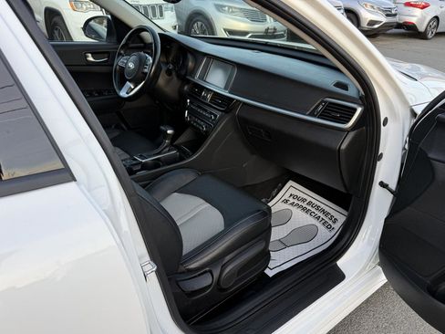Used 2019 Kia Optima EX image 13