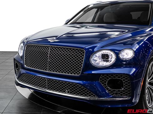 Used 2021 Bentley Bentayga AWD/4WD image 12