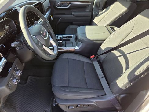 New 2025 GMC Sierra 1500 Elevation image 6