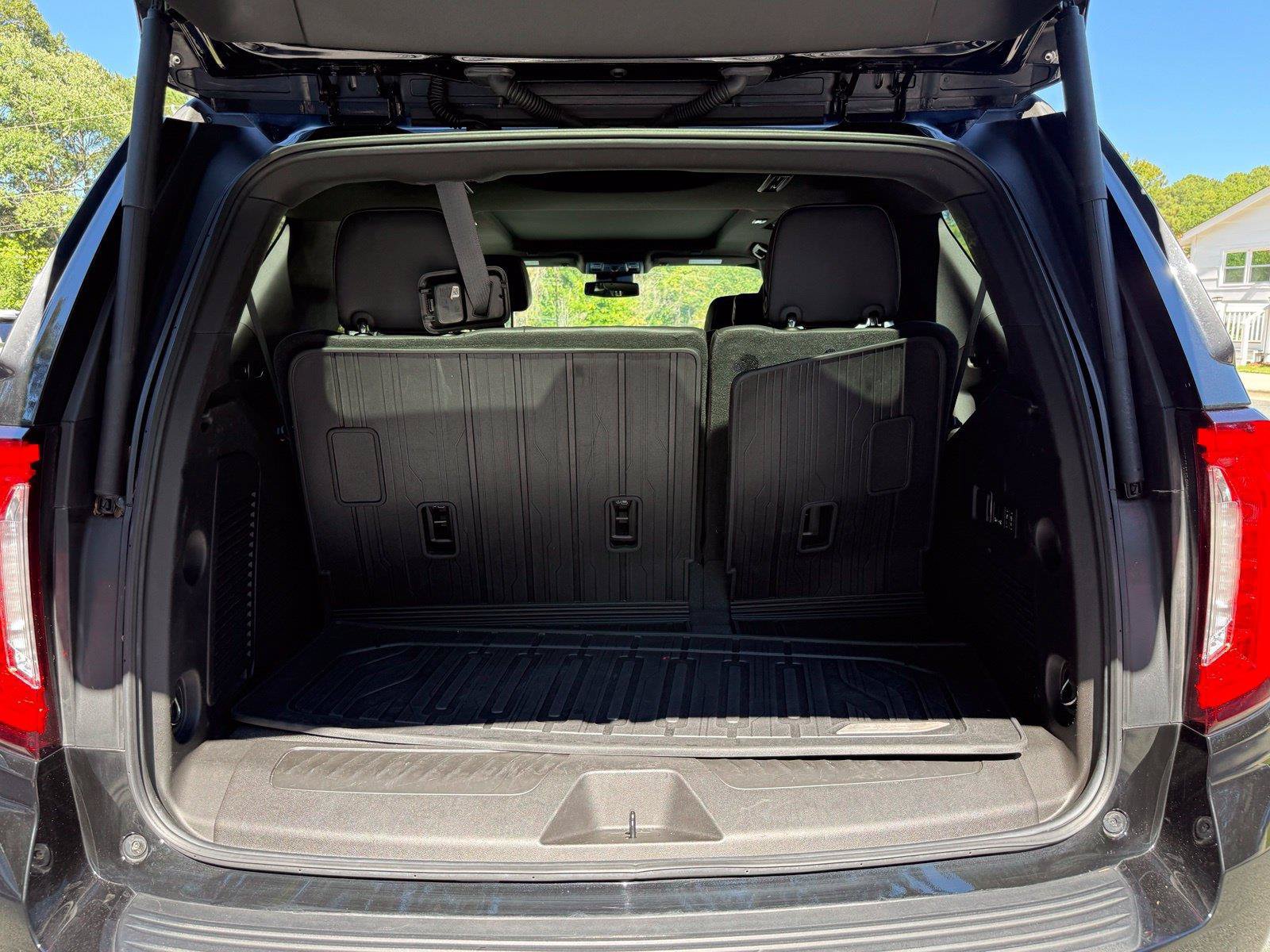 Used 2023 GMC Yukon SLT w/ SLT Premium Package RWD image 13