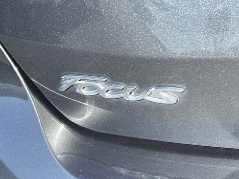 Used 2017 Ford Focus ST FWD image 9