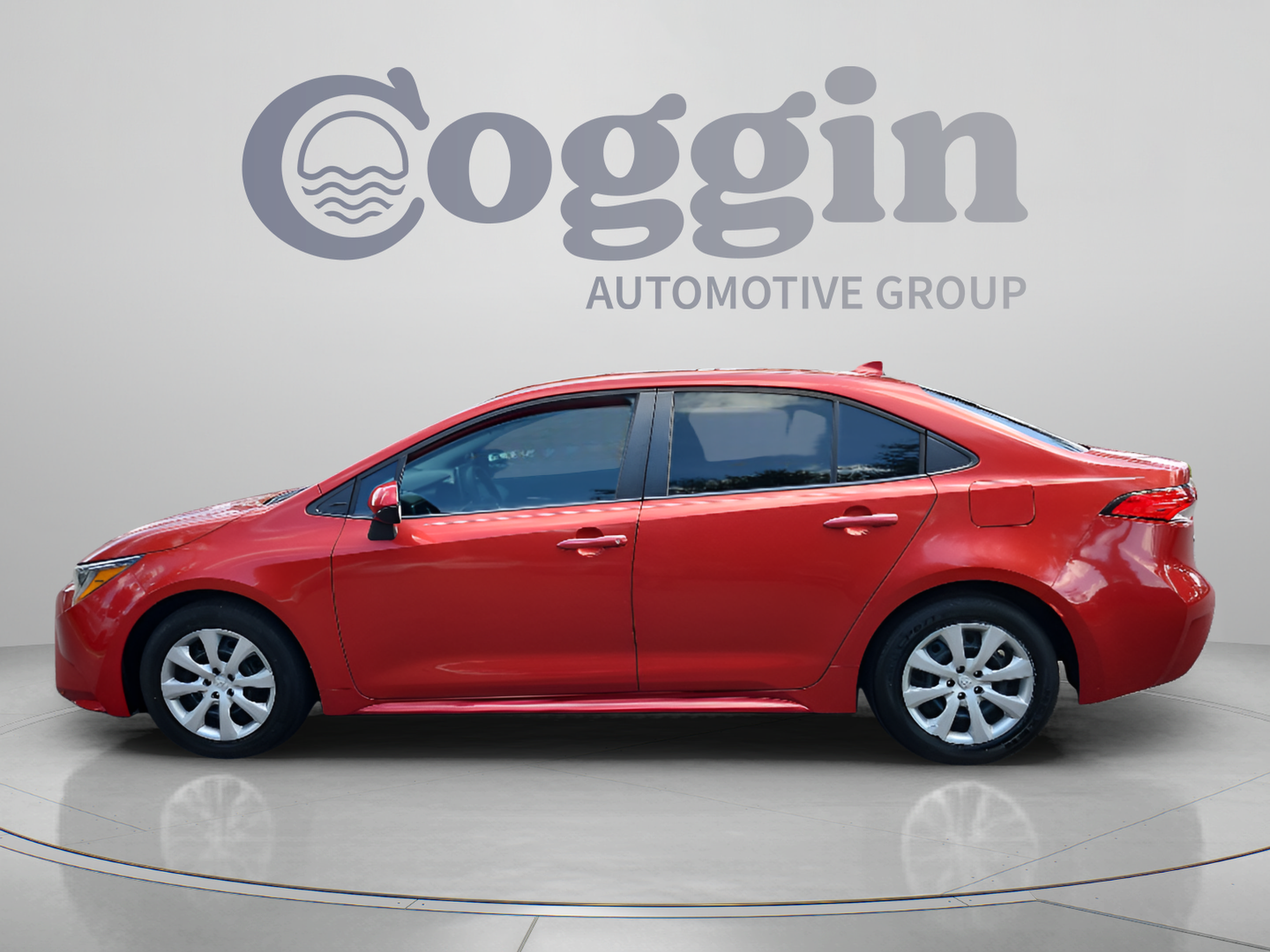 Used 2020 Toyota Corolla LE FWD image 2