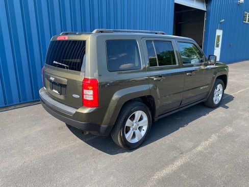Used 2016 Jeep Patriot Latitude FWD image 4