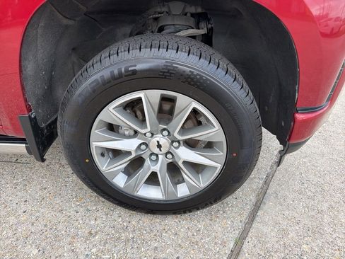 Used 2019 Chevrolet Silverado 1500 High Country w/ Technology Package image 24