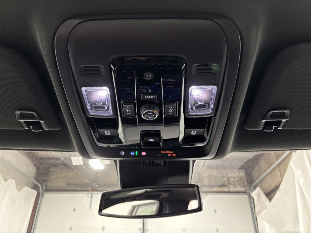 Used 2026 GMC Yukon XL AT4 AWD/4WD image 37