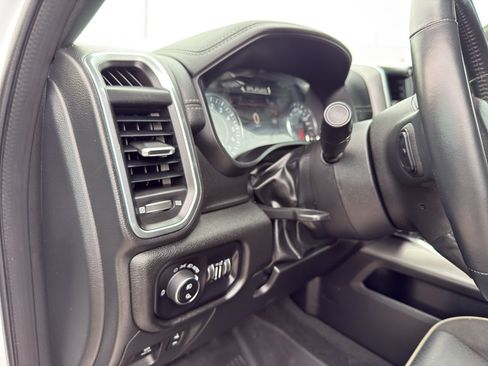 Used 2023 RAM 1500 Laramie AWD/4WD image 16