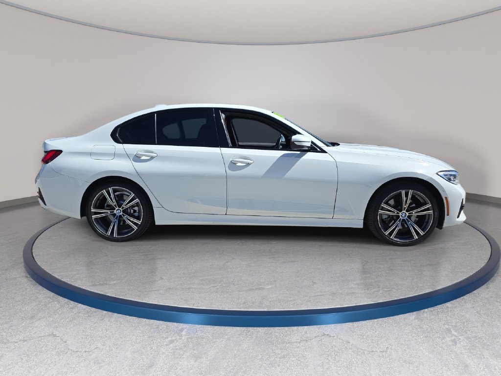 Used 2022 BMW 330i Sedan w/ Premium Package 2 RWD image 5