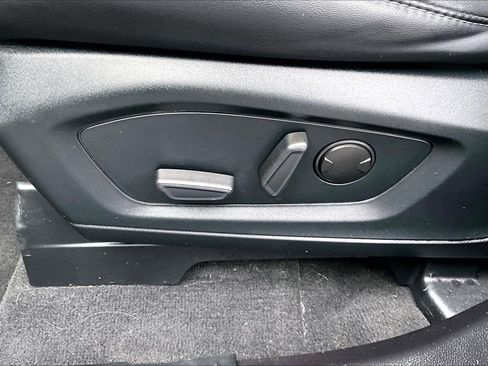 Used 2022 Ford Explorer XLT w/ Equipment Group 202A image 36