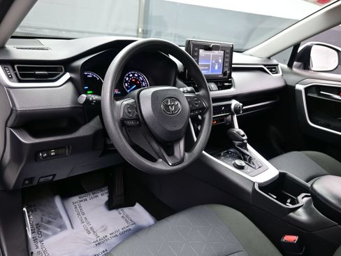 Used 2022 Toyota RAV4 XLE AWD/4WD image 13