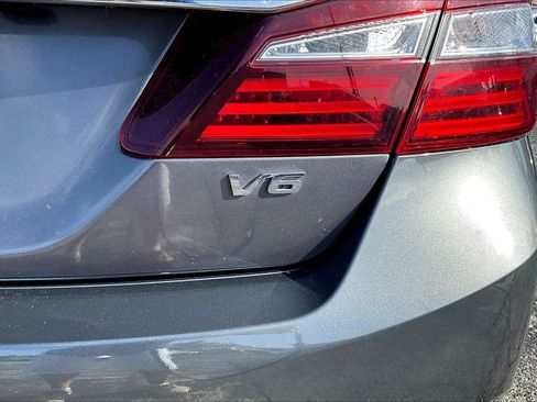 Used 2016 Honda Accord EX-L image 24