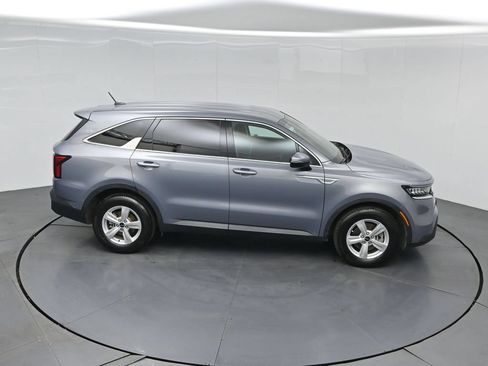 Used 2023 Kia Sorento LX FWD image 42