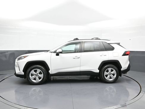 Used 2021 Toyota RAV4 XLE AWD/4WD image 9
