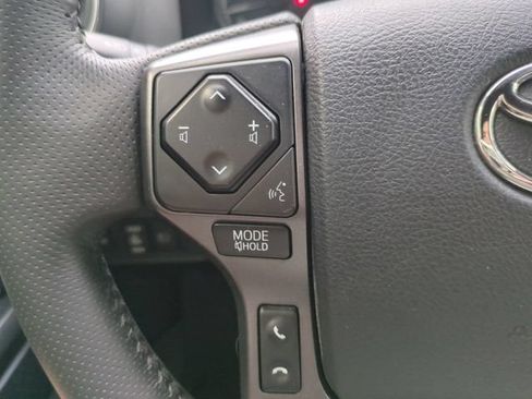 Used 2018 Toyota Tacoma TRD Off-Road AWD/4WD image 28