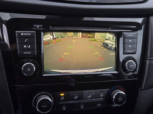 Used 2020 Nissan Rogue S image 15