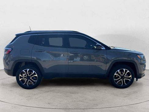 Used 2022 Jeep Compass Limited AWD/4WD image 4