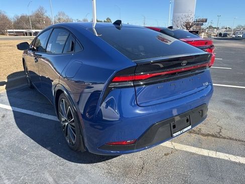 Used 2026 Toyota Prius XLE image 9