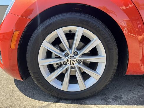 Used 2018 Volkswagen Beetle 2.0T S FWD image 6