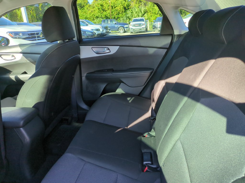Used 2024 Kia Forte LXS w/ LXS Technology Package FWD image 7