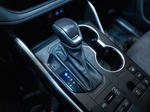 Certified 2024 Toyota Highlander LE image 28